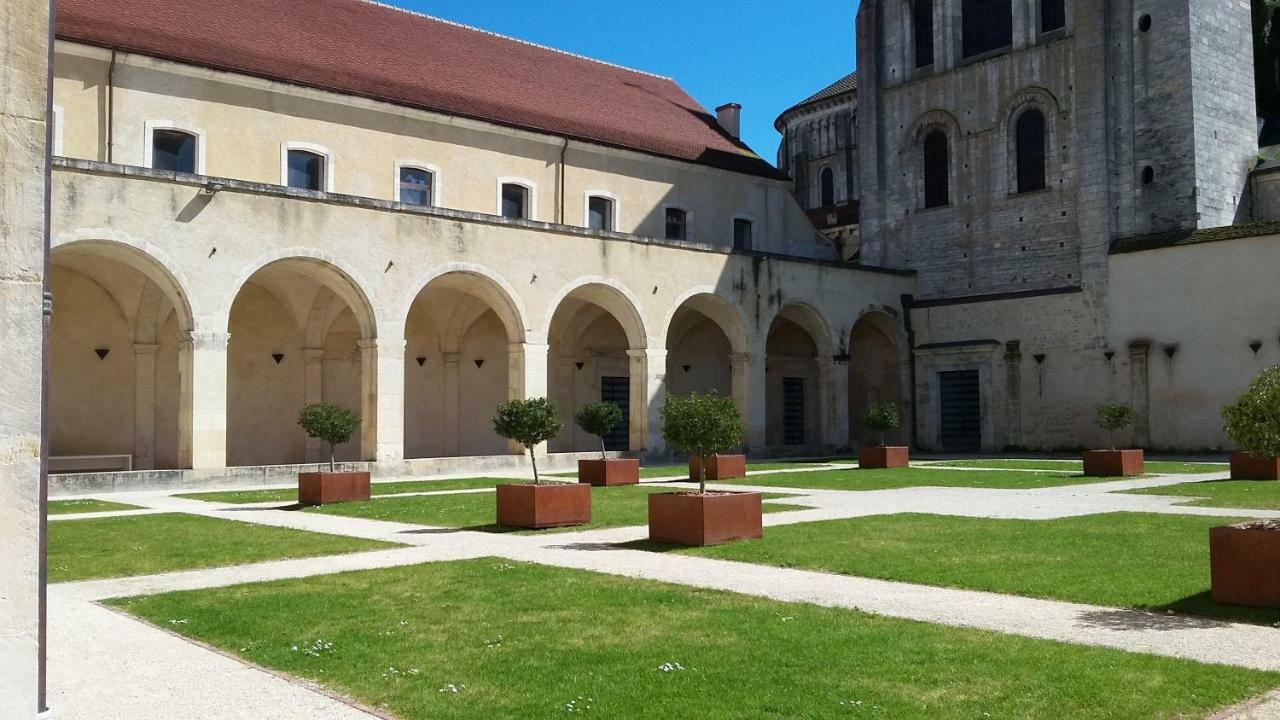 Gite De La Galerie Du Pont La Charité-sur-Loire Buitenkant foto